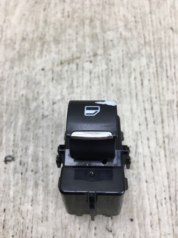 Кнопка стеклоподъемника задняя FORD FUSION 14- MK5 Кнопка стеклоподъемника задняя FORD FUSION 14- MK5