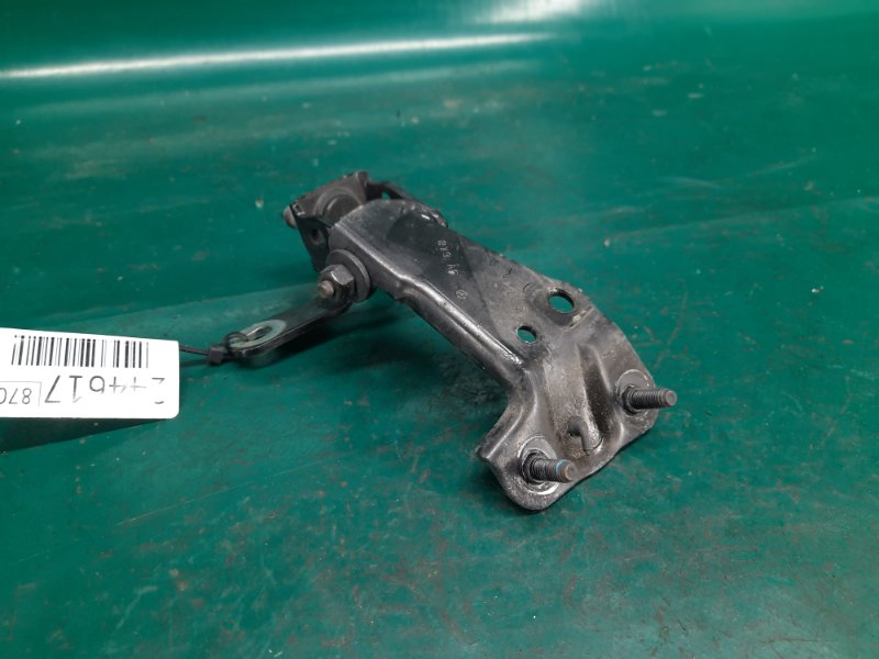 Запчасть петля крышки багажника левая JEEP GRAND CHEROKEE 11-22 2013 Внедорожник 5.7 68065879AF Б/У Петля крышки багажника левая JEEP GRAND CHEROKEE 11-22 2013 Внедорожник 5.7 68065879AF Б/У