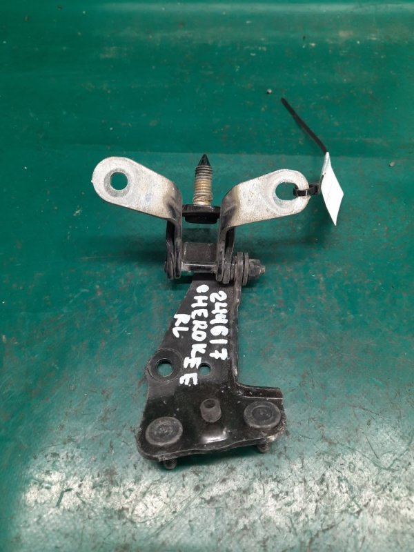 Петля крышки багажника левая GRAND CHEROKEE 11-22 2013 Внедорожник 5.7 Петля крышки багажника левая GRAND CHEROKEE 11-22 2013 Внедорожник 5.7