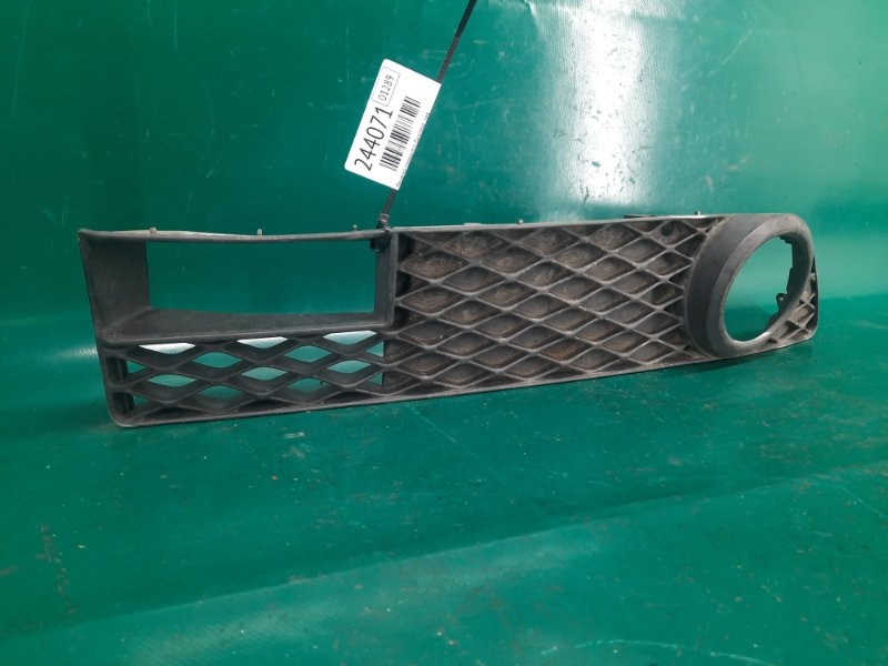 Накладка противотуманной фары левая M35/M45 04-10 2008 Седан 3.5 VQ35DE