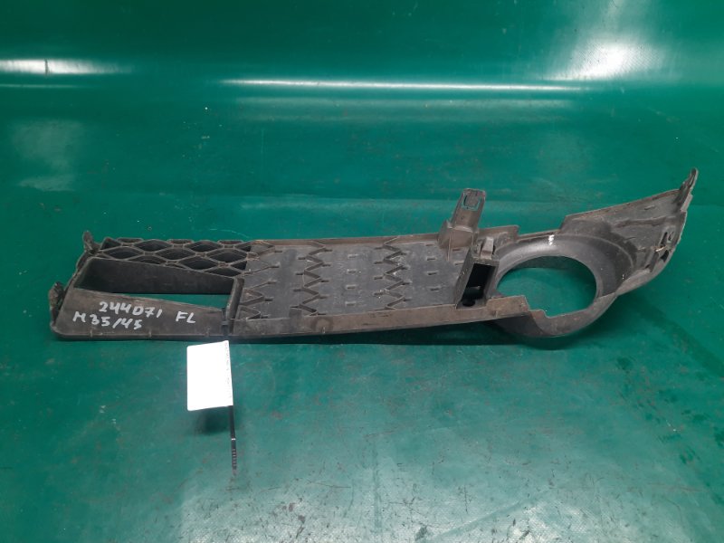 Накладка противотуманной фары левая M35/M45 04-10 2008 Седан 3.5 VQ35DE
