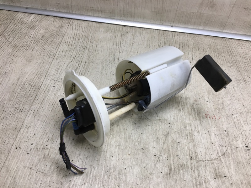 Топливный насос JETTA USA 10-17