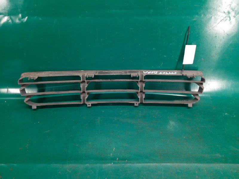 Решетка переднего бампера BORA 99-05 Седан