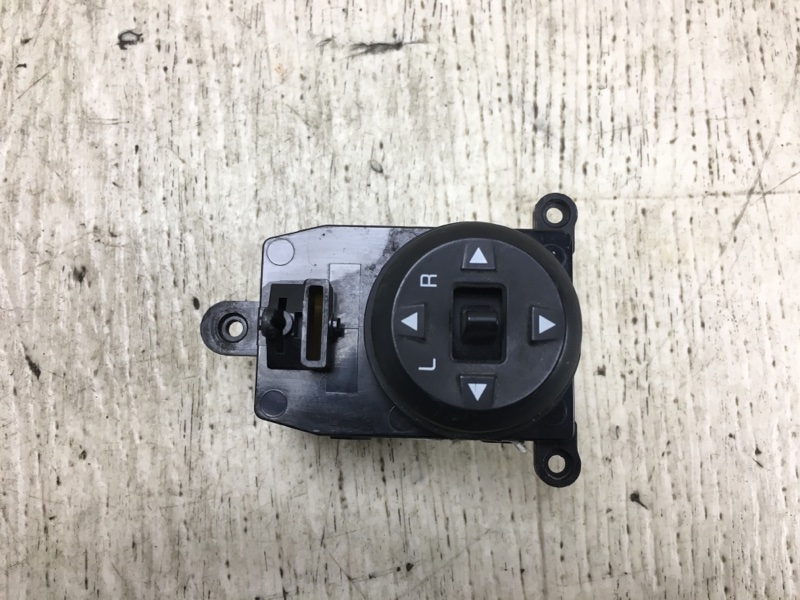 Запчасть блок управления зеркалами KIA FORTE YD 12- YD 93530-A7100 Б/У Блок управления зеркалами KIA FORTE YD 12- YD 93530-A7100 Б/У