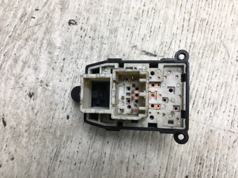 Блок управления зеркалами KIA FORTE YD 12- YD Блок управления зеркалами KIA FORTE YD 12- YD