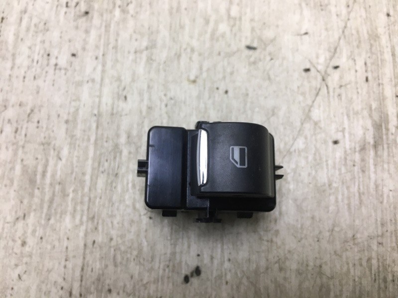 Запчасть кнопка стеклоподъемника задняя FORD FUSION 14- DG9Z-14529-AB Б/У Кнопка стеклоподъемника задняя FORD FUSION 14- DG9Z-14529-AB Б/У