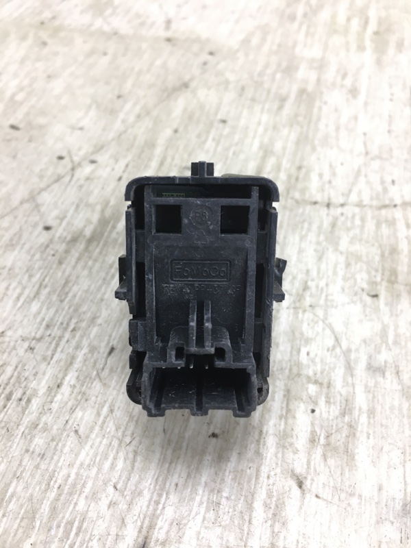 Кнопка стеклоподъемника задняя правая FUSION 14- Кнопка стеклоподъемника задняя правая FUSION 14-