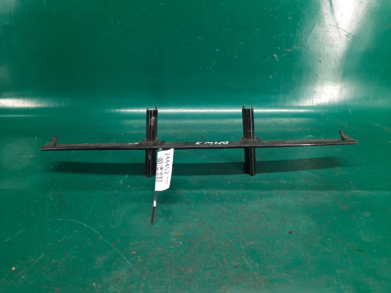 Решетка переднего бампера BMW 5 SERIES 03-10 2006 Седан N52B30A 51 11 7 033 702 Б/У
