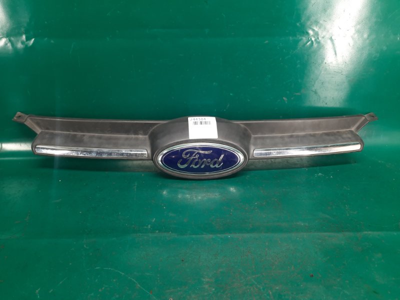 Решетка радиатора FORD FOCUS 10-18 2014 Седан 2.0 XQDA BM5Z-8200-B Б/У
