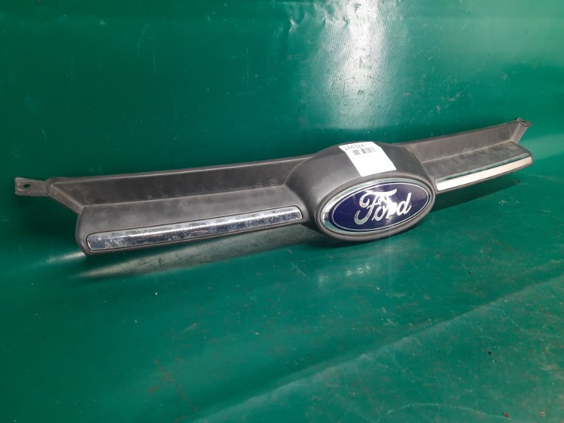 Решетка радиатора FORD FOCUS 10-18 Седан 2.0 XQDA