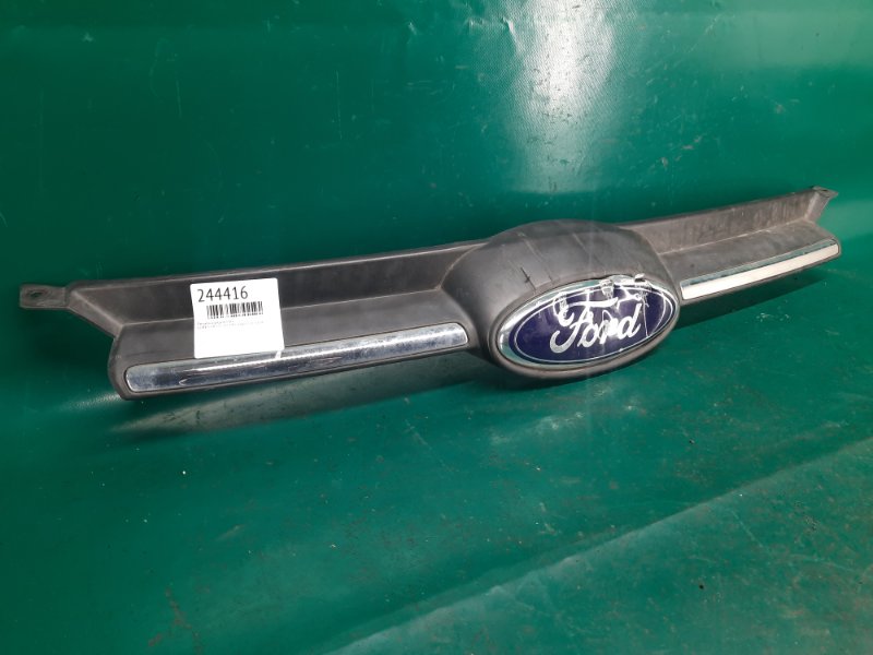 Решетка радиатора FORD FOCUS 10-18 Седан 2.0 Решетка радиатора FORD FOCUS 10-18 Седан 2.0