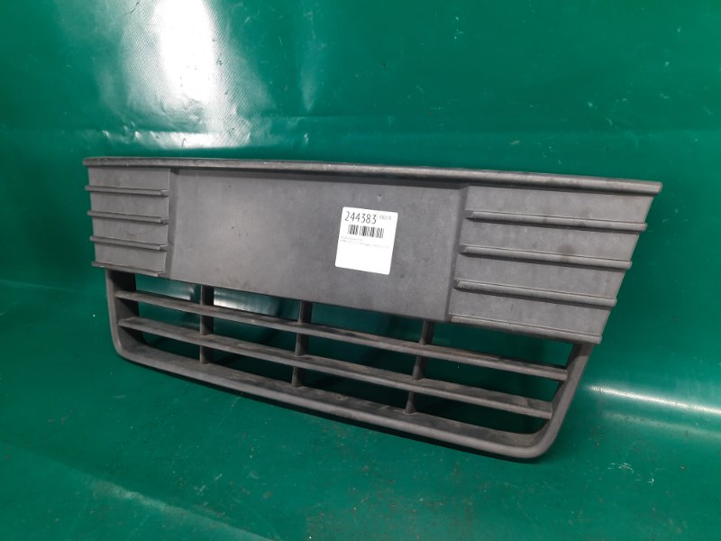 Решетка переднего бампера FORD FOCUS 10-18 Седан 2.0 XQDA