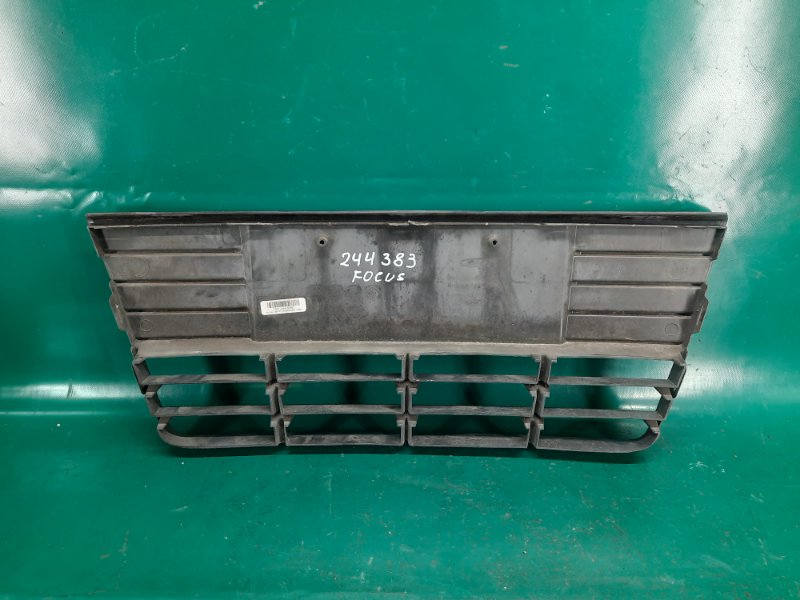 Решетка переднего бампера FOCUS 10-18 2014 Седан 2.0 XQDA