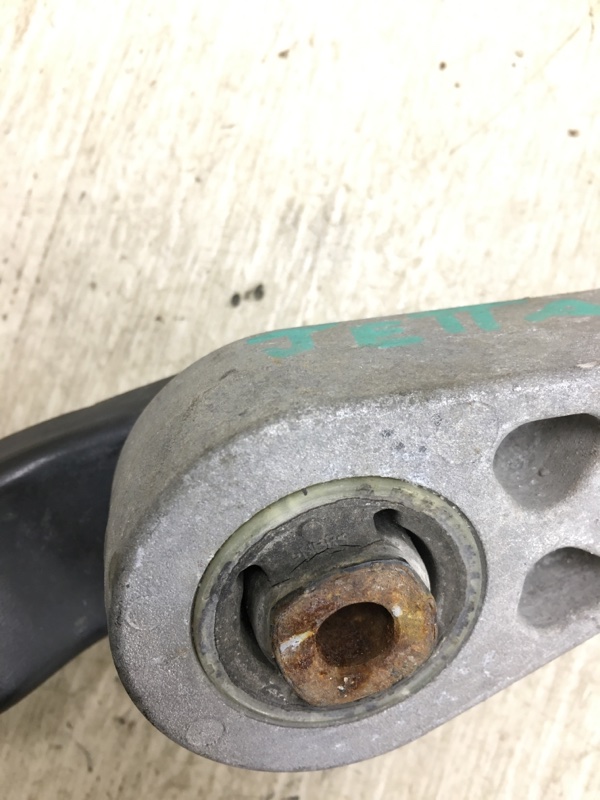 Подушка двигателя нижняя JETTA USA 10-17 JETTA USA 10-17