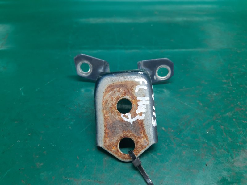 Петля двери нижняя передняя левая MAZDA 5 CR 05-10 Минивен 2.3