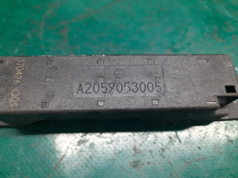 Антенна задняя левая QX30 16-20 2018 Внедорожник 2.0 20PET