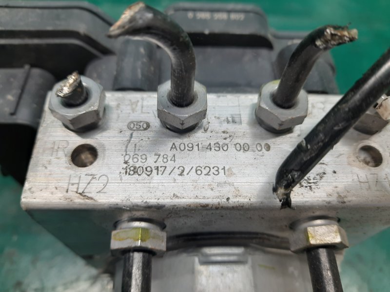 Блок ABS QX30 16-20 2019 Внедорожник 2.0 20PET