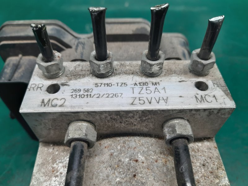 Блок ABS MDX (YD3) 13-21 2014 Внедорожник 3.5 J35Y5 Блок ABS MDX (YD3) 13-21 2014 Внедорожник 3.5 J35Y5