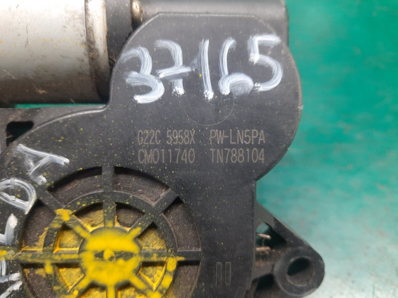 Моторчик стеклоподъемника задний левый CX-9 06-16