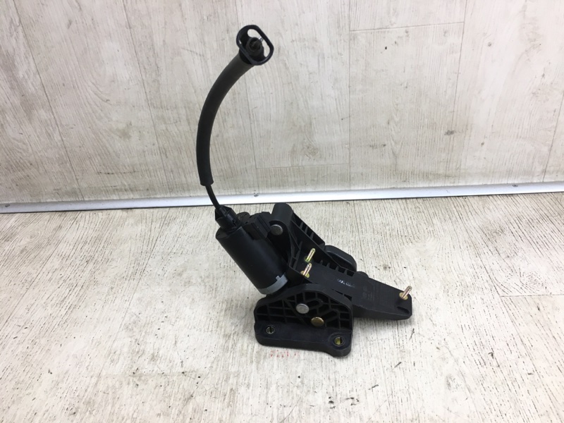 Датчик положения педали тормоза HYUNDAI GRANDEUR 05-11 32715-3K200 Б/У