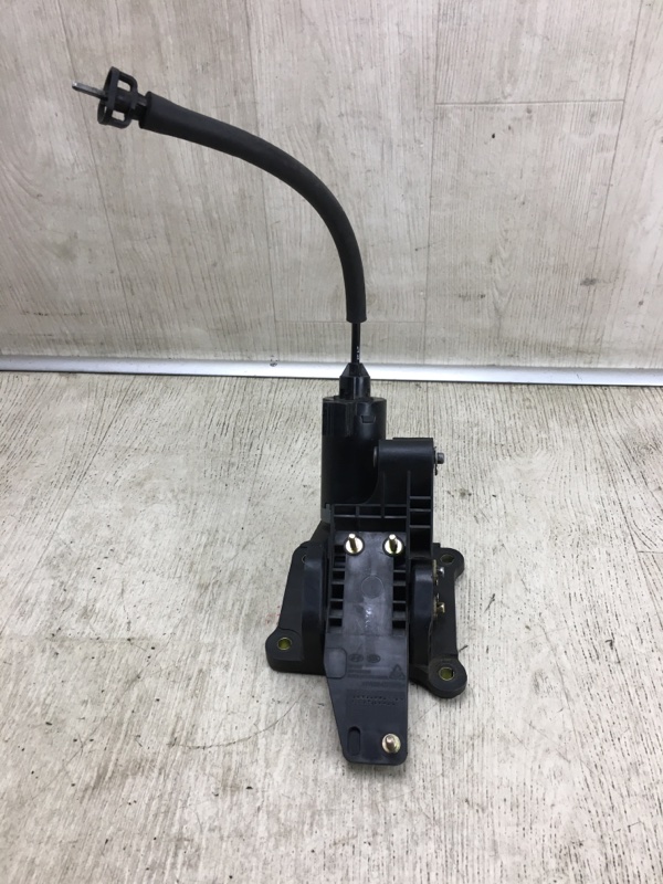 Датчик положения педали тормоза GRANDEUR 05-11