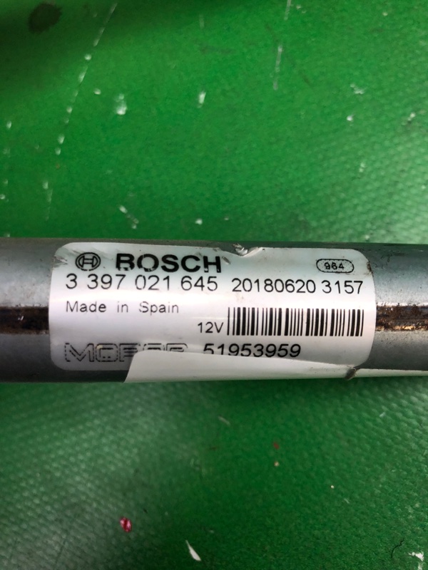 Трапеция стеклоочистителей RENEGADE (BU) 14- 2018 BU 2.4 ED6