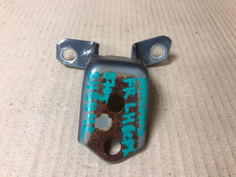 Петля двери верхняя передняя левая MAZDA 3 BK 03-08 2008 Седан 2.0 F151-59-210A Б/У