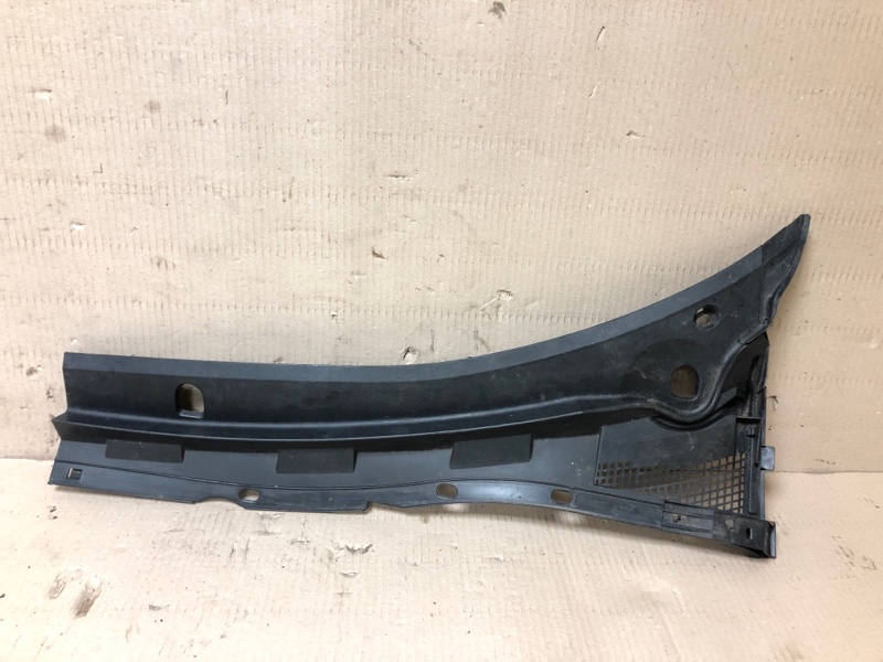 Запчасть пластик под лобовое стекло / жабо левый MAZDA 3 BK 03-08 2008 Седан 2.0 BN8V-50-7S0F Б/У Пластик под лобовое стекло / Жабо левый MAZDA 3 BK 03-08 2008 Седан 2.0 BN8V-50-7S0F Б/У