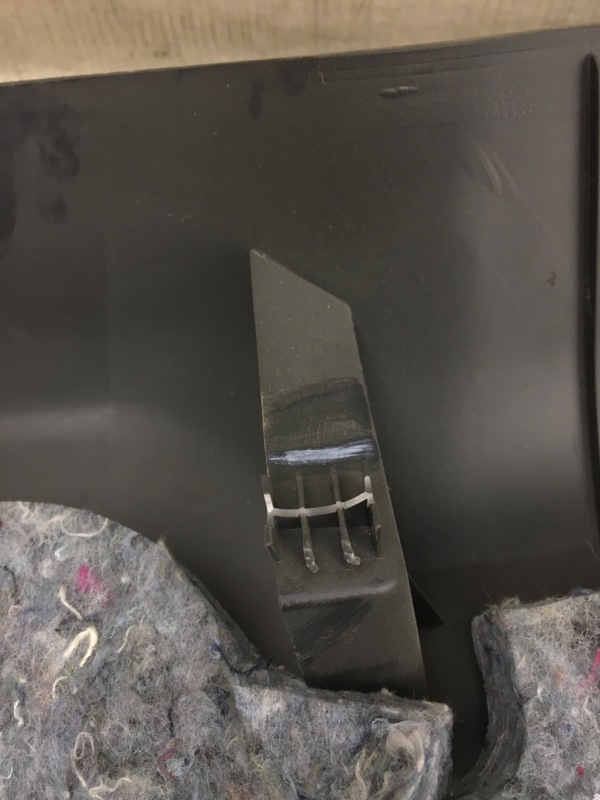 Обшивка крышки багажника ESCAPE 12-19