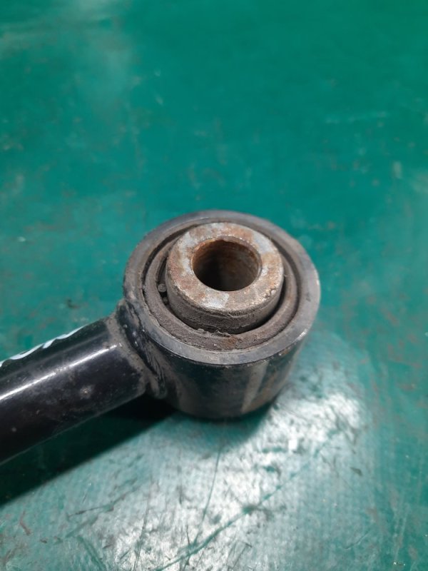 Рычаг задней подвески поперечный нижний FORD FUSION 14- Седан C15HDTX