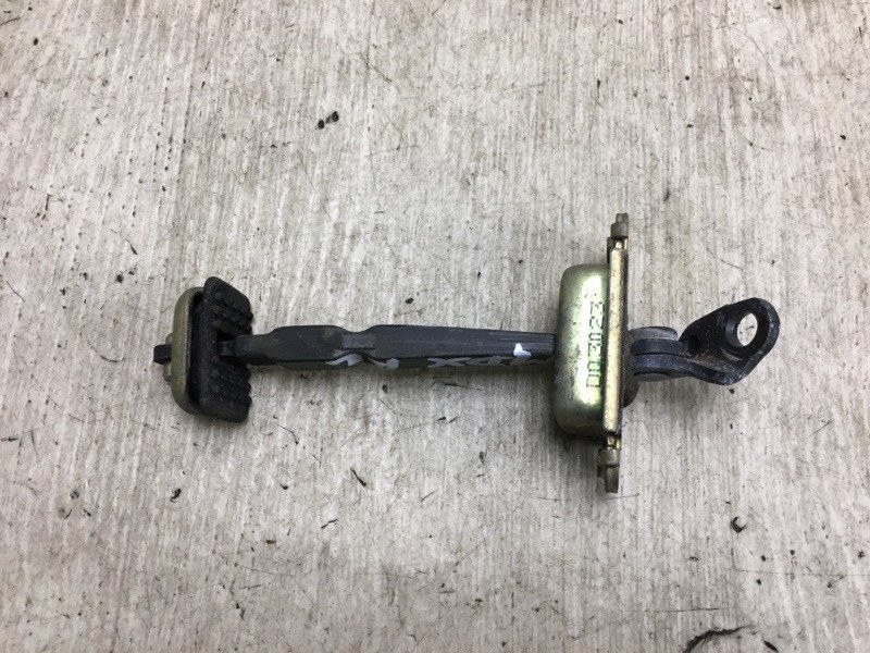 Ограничитель двери задний левый MDX (YD1) 00-06 2003 Внедорожник 3.5 J35A5 Ограничитель двери задний левый MDX (YD1) 00-06 2003 Внедорожник 3.5 J35A5