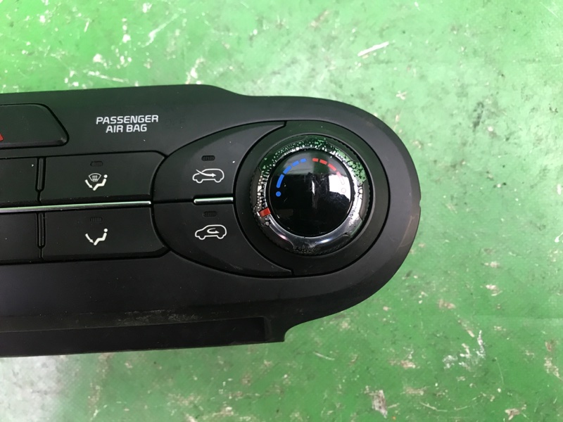 Блок управления печкой KIA SORENTO UM 14- UM 2.4 G4KJ