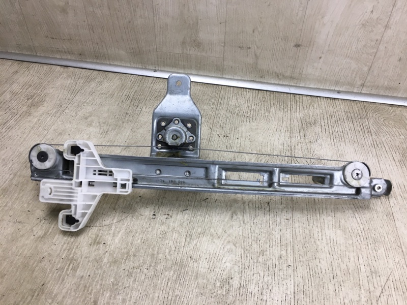 Стеклоподъемник задний правый JEEP PATRIOT 10-17 MK74 2.4 ED3 Стеклоподъемник задний правый JEEP PATRIOT 10-17 MK74 2.4 ED3