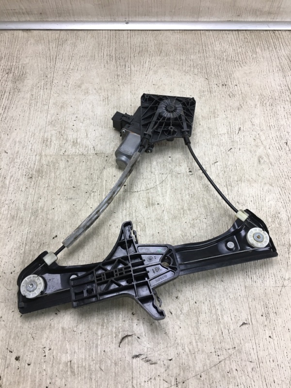 Стеклоподъемник задний левый PASSAT B7 11-15 2014 A32 1.8 CPRA Стеклоподъемник задний левый PASSAT B7 11-15 2014 A32 1.8 CPRA