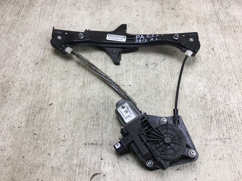 Стеклоподъемник задний левый VOLKSWAGEN PASSAT B7 11-15 2014 A32 1.8 CPRA 561 839 461 C Б/У