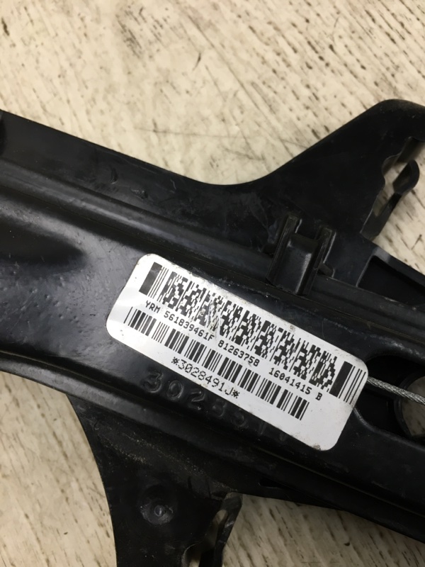 Стеклоподъемник задний левый PASSAT B7 11-15 2014 A32 1.8 CPRA