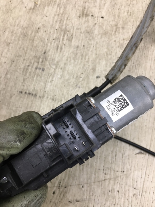 Стеклоподъемник задний левый PASSAT B7 11-15 2014 A32 1.8 CPRA