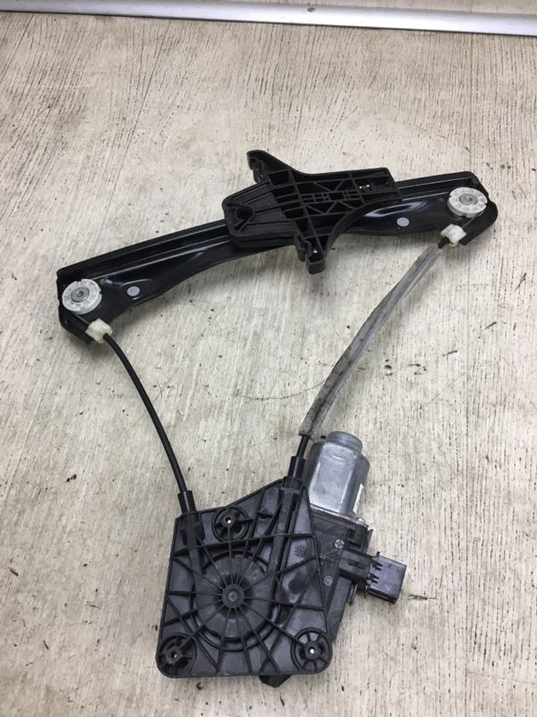 Стеклоподъемник задний левый PASSAT B7 11-15 2014 A32 1.8 CPRA