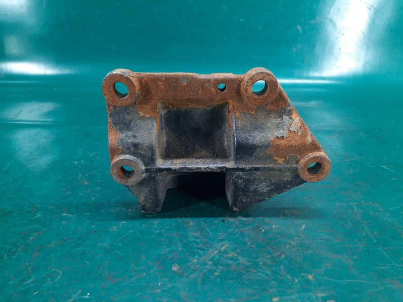 Кронштейн КПП левый ACCENT RB 10- 2015 Хетчбек 1.6