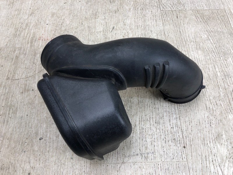 Патрубок воздушного фильтра SONATA YF 10-14 2012 YF 2.4 G4KK Патрубок воздушного фильтра SONATA YF 10-14 2012 YF 2.4 G4KK