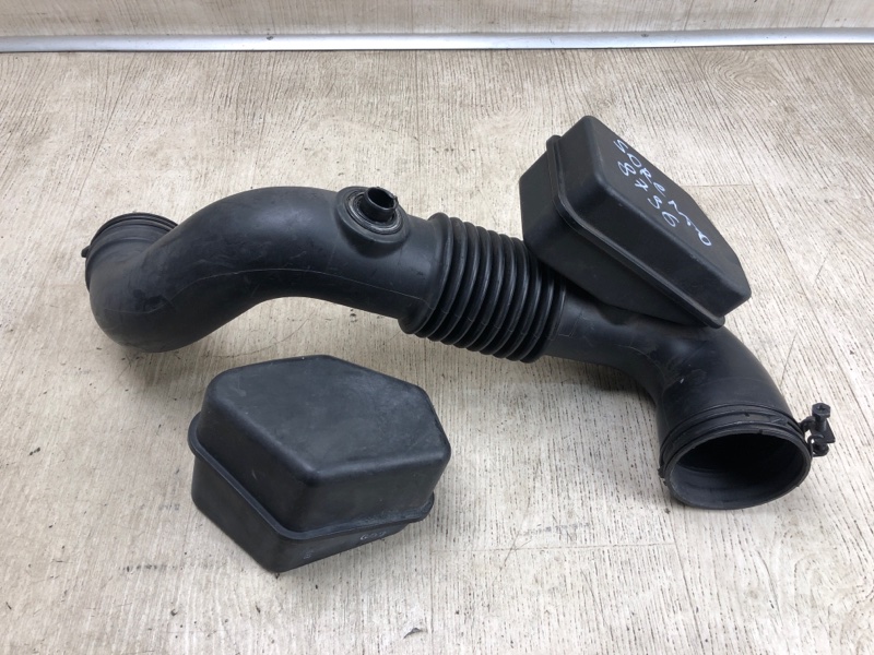 Запчасть патрубок воздушного фильтра KIA SORENTO XM 09-14 2012 XM 2.4 G4KJ 28140-1U500 Б/У Патрубок воздушного фильтра KIA SORENTO XM 09-14 2012 XM 2.4 G4KJ 28140-1U500 Б/У