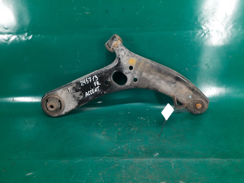 Рычаг передней подвески нижний правый HYUNDAI ACCENT RB 10- 2015 Хетчбек 1.6 54501-1R000 Б/У
