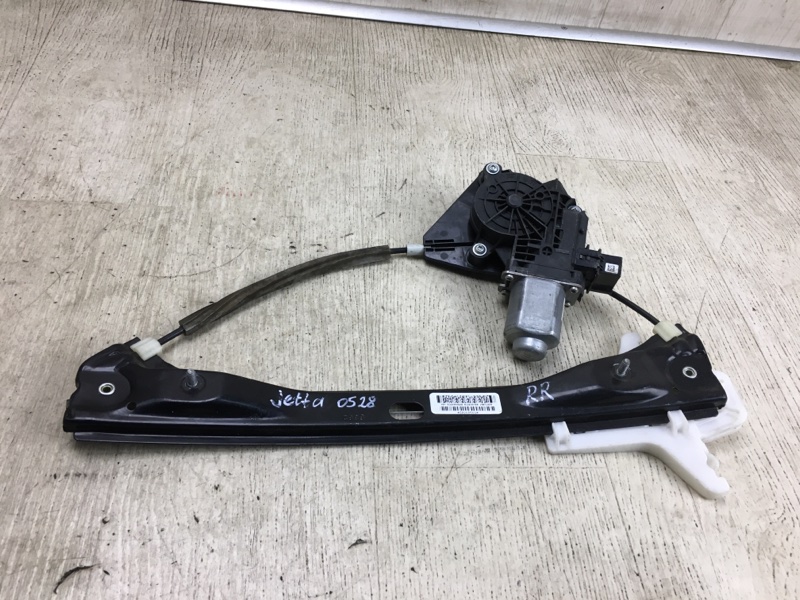 Стеклоподъемник задний правый VOLKSWAGEN JETTA USA 10-17 2013 162 2.0 CPLA 5C6 839 462 B Б/У
