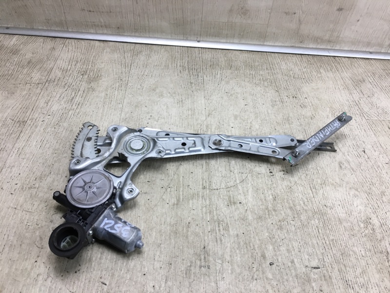 Стеклоподъемник задний левый NISSAN PATHFINDER R52 12-21 R52 3.5 VQ35DE
