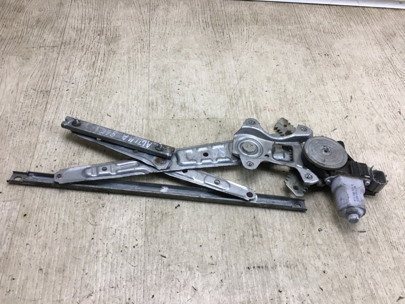 Стеклоподъемник задний правый ALTIMA L33 12-18 2015 L33 2.5 QR25DE
