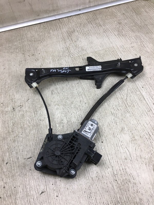 Стеклоподъемник задний правый PASSAT B7 11-15 2014 A32 1.8 CPRA