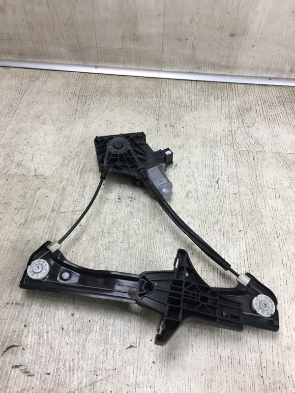 Стеклоподъемник задний правый PASSAT B7 11-15 2014 A32 1.8 CPRA