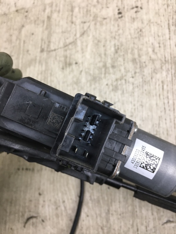 Стеклоподъемник задний правый PASSAT B7 11-15 2014 A32 1.8 CPRA