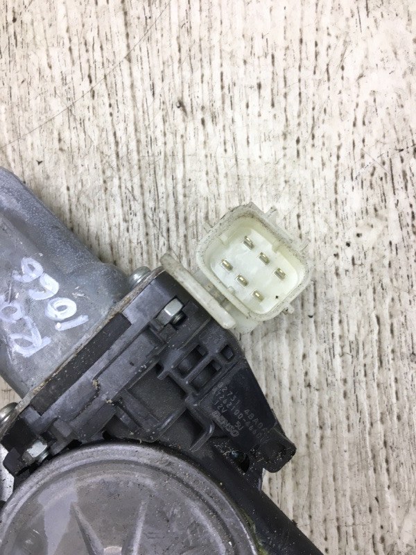 Стеклоподъемник задний левый X-TRAIL/ROGUE T32 13-20 2017 T32 2.5 QR25DE