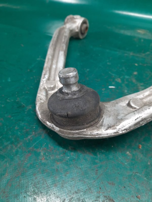 Рычаг передней подвески верхний левый M35/M45 04-10 2006 Седан 3.5 VQ35DE Рычаг передней подвески верхний левый M35/M45 04-10 2006 Седан 3.5 VQ35DE